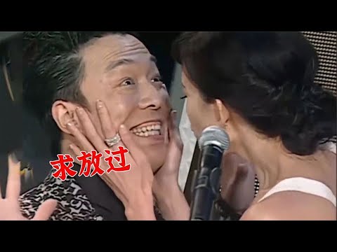 林志玲頒獎台上當衆親黃渤，黃渤下意識表情成亮點，網友瞬間炸鍋