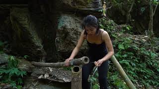 SOLO OVERNIGHT CAMPING IN THE RAIN - RELAXING IN THE SHELTER WITH THE SATISFYING SOUND OF NATURE