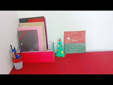 how to organize study table in christmas theme /easy christmas crafts😍