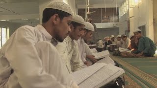 Religion in Pakistan: Sindh province aims to curb forced conversions