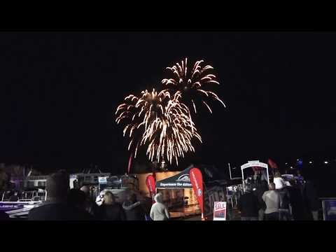 Life's Better with a Boat Fireworks at Lake Eildon Fishing & Boat Show 2019