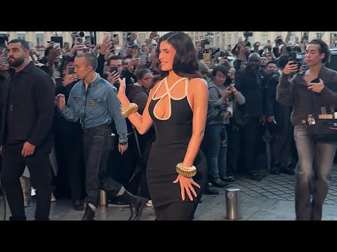 Kylie Jenner ne passe jamais inaperçue à la Fashion Week de Paris