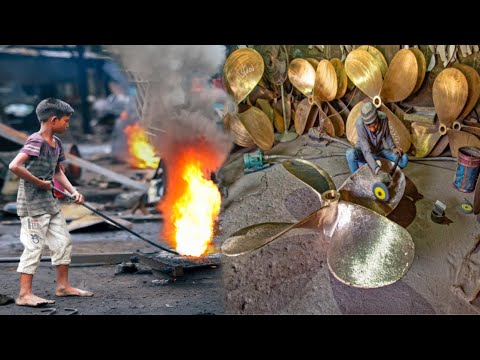 Genius Workers Manufacturing Ship Propellers with Old Methods Without Tools.