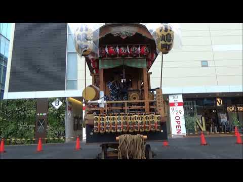 2017年 布多天神社例大祭 オープン前のビックカメラ前での様子