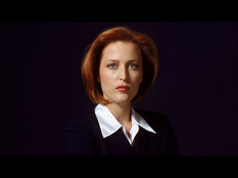 SEXY PHOTOS OF GILLIAN ANDERSON