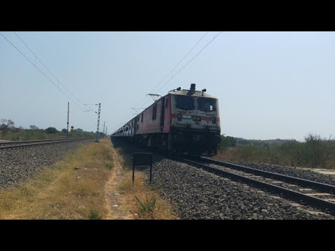 12656-Navjeevan Sf Exp With Amazing Advertise Wap-7 Speed.