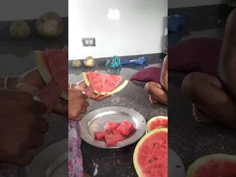 அடிக்கிற வெயிலுக்கு தர்பூசணி பழம் #shortsfeed #watermelon#hotsummer