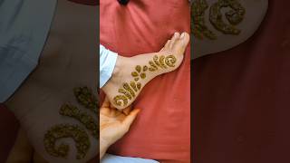 mehendi#aaku design for legs#natural leaves #aashadam special#henna#gorintaku design#shotsfeed#asmr