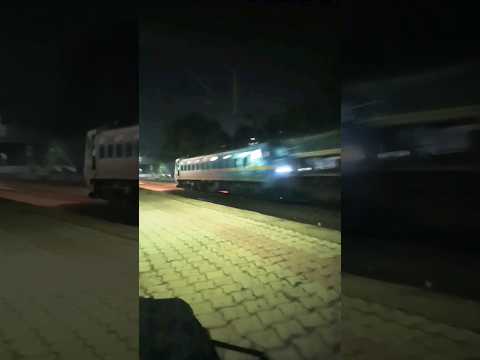 train fullspeed in night crossing chauri chaura railway station #train