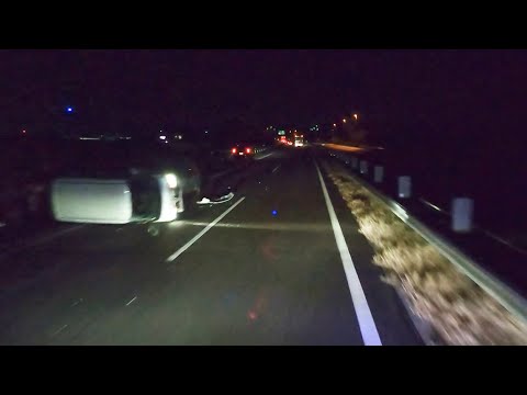 横転事故❗️【速報】北陸道下り、呉羽パーキングの先！注意‼️