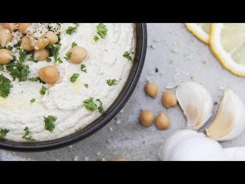 Hemp & Lemon Hummus - a super healthy vegan dip