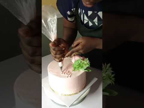 How I made this #creamycakes #cakelove #dessertcake #cakelover #cake #cakemaking  #cakeoftheday