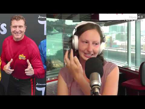 Fitzy and Wippa surprise mum with a visit by The Wiggles