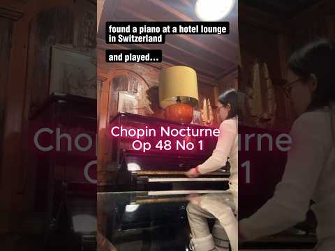 Chopin Nocturne in winter 🎵❄️ #piano #publicpiano #chopinnocturne #🇨🇭 #hotelpiano