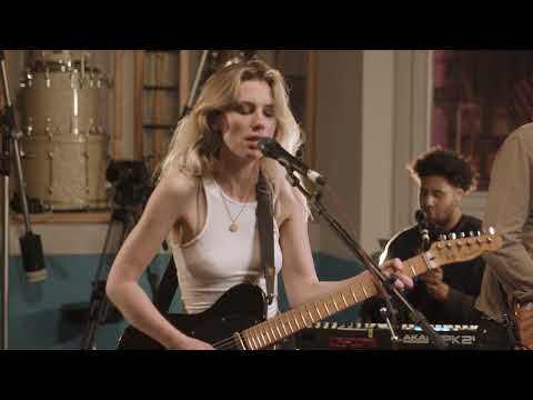 Wolf Alice - Smile (Live - The Pool Sessions)