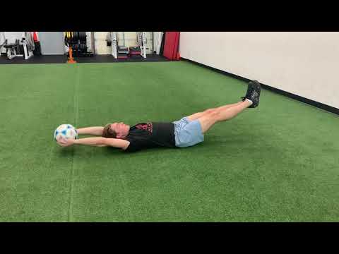 Soccer Hollow Hold Single Leg Crunch