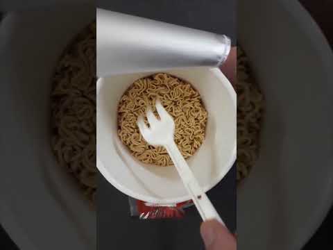 Making Instant Noodles 🍜😋 Learn English #Shorts | Easy Simple Comprehensible Input for Beginners