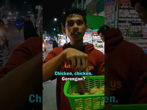 $0.20 Street Fried Chicken in Makassar, Indonesia 🇮🇩