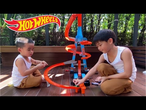 เฮียติน & เฮียเต - เล่น Hot Wheels Sky Crash Tower รถซิ่ง! #รถแข่ง