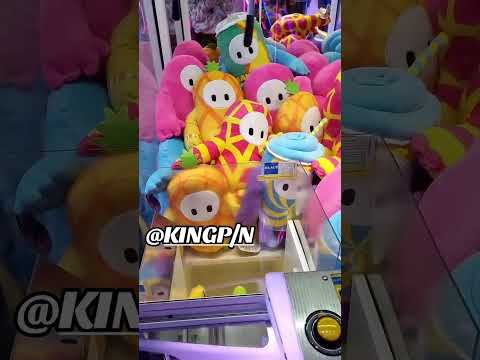 OMGGG YOU WILL NOT BELIEVE THESE ARE E-CLAWS!!! 😱 Arcade Claw Machine Wins Short Clips!