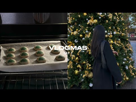 VLOGMAS | putting the tree up, shopping, pr unboxing