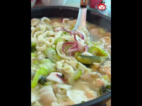 週末來點「絲瓜透抽湯麵」快速料理又營養🤤小編一碗接著一碗❤️‍🔥 #海鮮 #台中 #food #soup #cooking #水產 #海鮮 #大東家水產專賣 #delicious