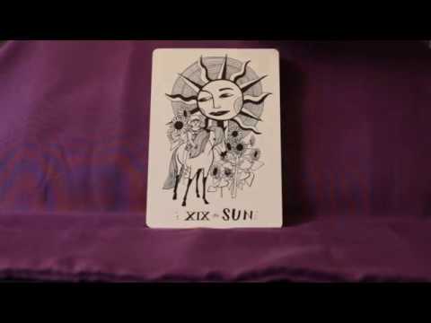 Many Queens Tarot Full Flip Through