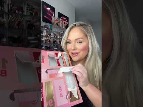 $20 TARGET BEAUTY ADVENT CALENDAR UNBOXING *SO GOOD* 😍 #makeup #beauty #adventcalendar #target