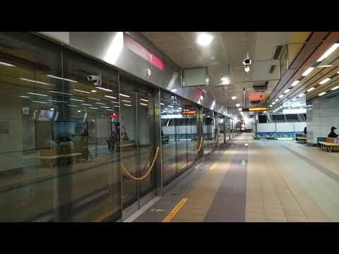 高雄捷運 紅線 往小港 高雄車站進站