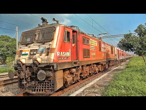 Dangerous 130kmph Wap7 Superfast Amritsar Mail vs Anand Vihar Weekly Express#uniquetrainengines