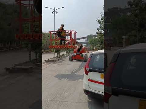 Remote Operated Mobile Elevated Work Platform/ Cherry Picker