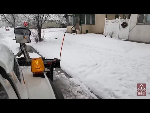 Snowplow crews work to clear Twin Cities roads