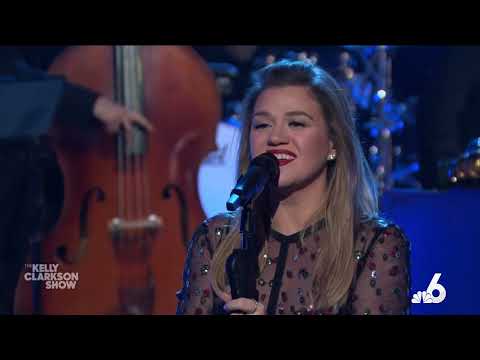 Kelly Clarkson - Blue Christmas (Elvis Presley) - Best Audio - The Kelly Clarkson Show - Dec15, 2023