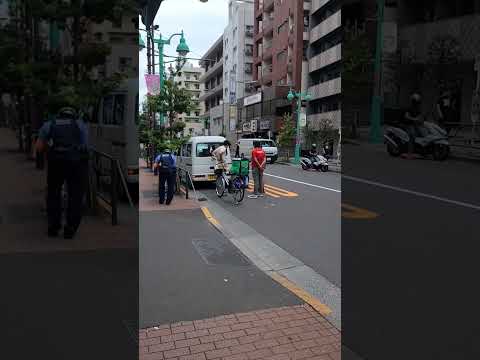 【NOWJAPAN】Uber Eats配達員の交通トラブル！／東京都・新宿区