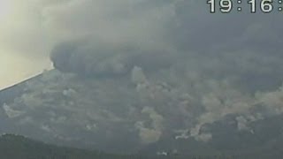 Breathtaking volcanic eruption in Japan: Sakurajima awakes