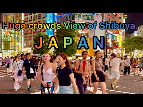 渋谷に大勢の外国人が集まる。東京、日本。 # Walking Tour in Shibuya. Tokyo , Japan. August 2024