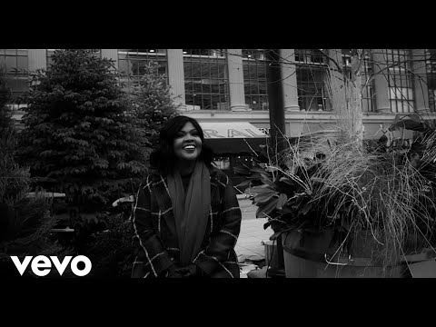 CeCe Winans - It's Christmas (Official Music Video)