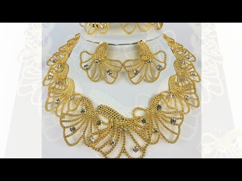 Elegant Women Jewelry Set Quality 18K Gold Plated Classic Design Plant Leaf Necklace Earrings