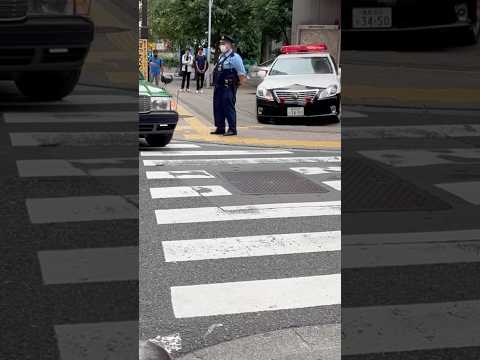 警察　警察官　タクシー運転手の扱いが先雑すぎ笑#policeman #police #警察官 #警察24時 #shortvideo 緊急出動#警察車両 #shorts #policecar#パトカー