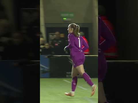 Goalkeeper saves FOUR penalties to win shootout! 🤯 #shorts #football #womensfootball #wsl