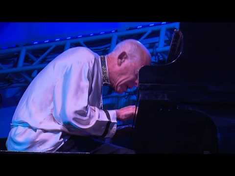 David Helfgott plays his last gig at the Mundaring Weir Hotel