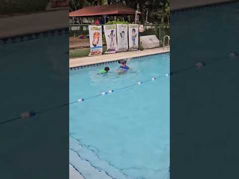 Drowning Prevention Using Shark Finn #swimming #swimmingtechnique #swimminglessons #swimtechnique