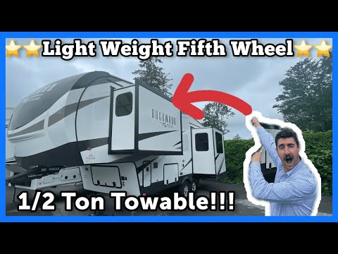 Light Weight Fifth Wheel: 1/2 Ton Towable MUST SEE!!!!!