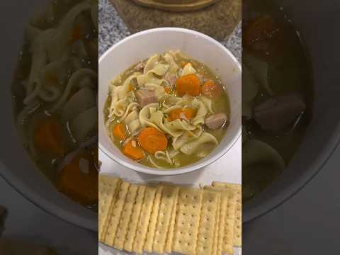 Vegan “chicken”noodle soup🥣 #recipe #food #vegan #veganfood #foodie #veganrecipes #chickennoodles