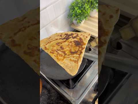 Yummy Masala Triangle Paratha😋👌🤗 #triangleparatha #viral #shorts #ytshorts #youtubeshorts #trending