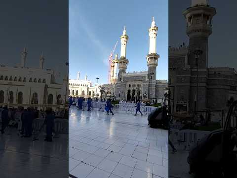 Cleaning Time | Best Job In The World #masjidalharam  #madina #shortsvideo #shorts #short