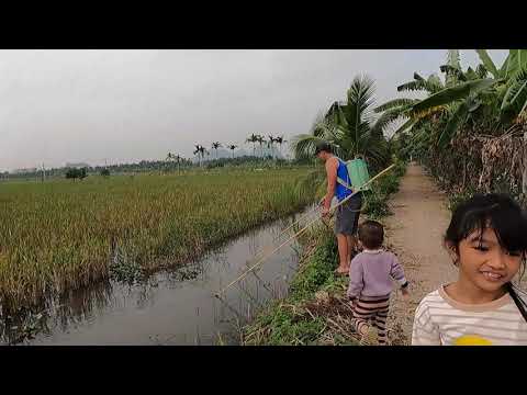 Girl shows off her amazing fishing skills