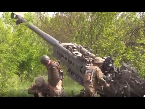 ウクライナ軍人戦闘準備訓練と米国産M777曲射砲砲撃作戦