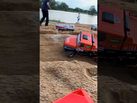 RC Truck Rally IVECO Macík Dakar závody RC modelů na písečné pláži rybníka nedaleko Pardubic.