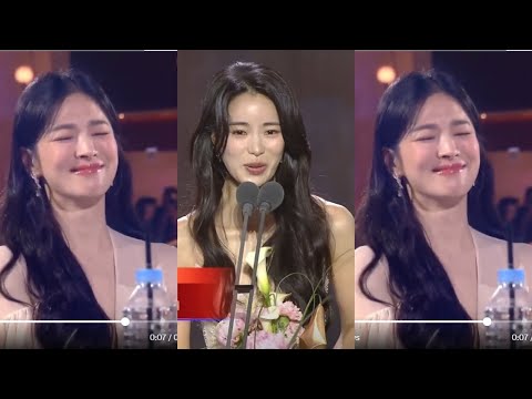 Song Hye Kyo cried when Lim Ji Yeon won Best Supporting Actress award at Baeksang Arts Awards 2023